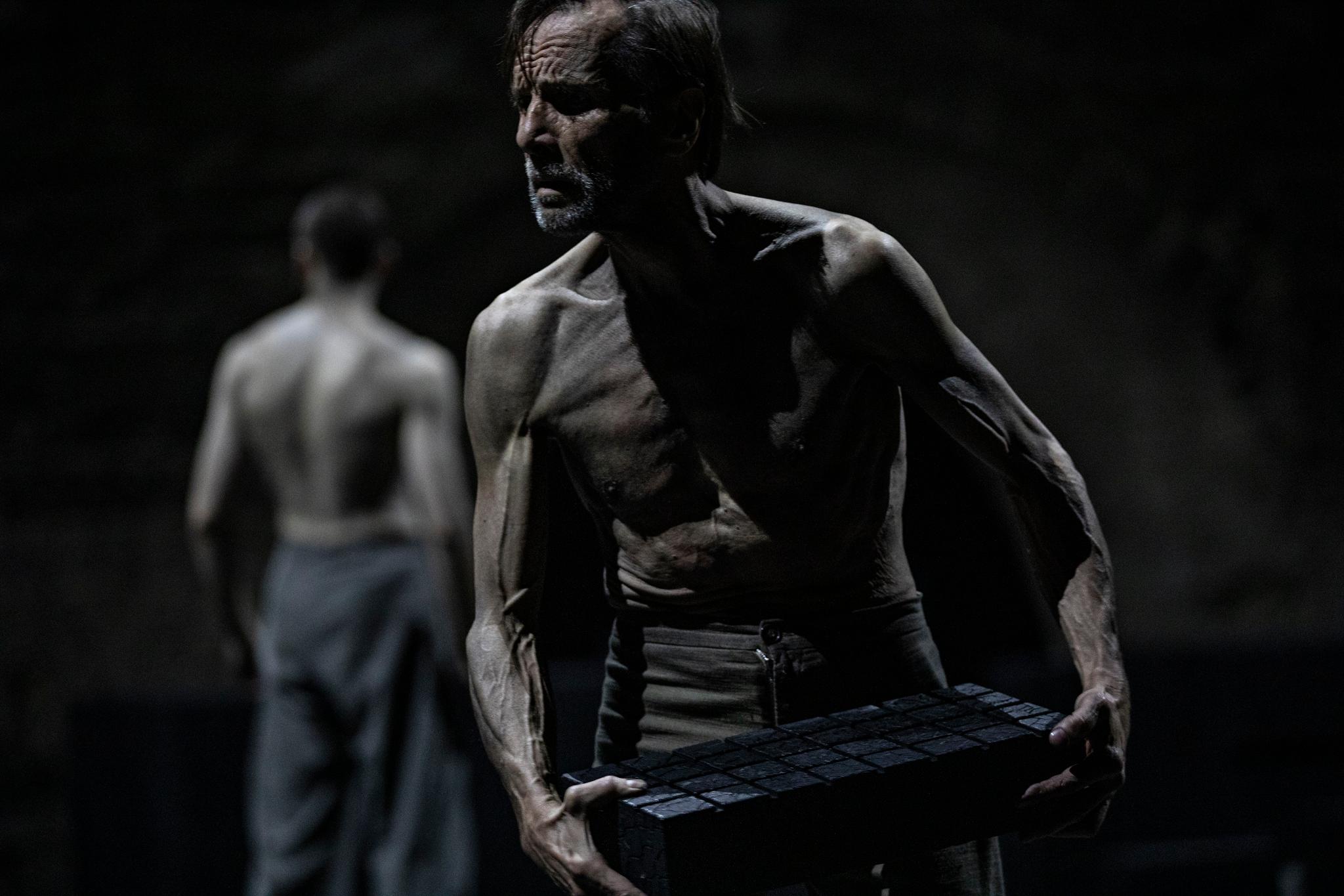 Dominique Petit in Outwitting the Devil van Akram Khan